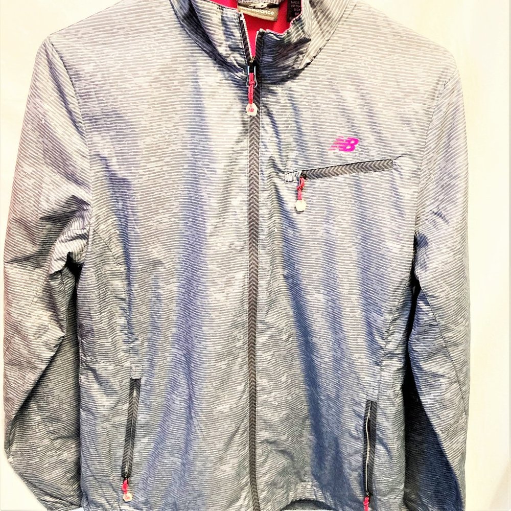 NEW WITH TAGS Women Jacket New Balance Size Medium Grey Pink Summer